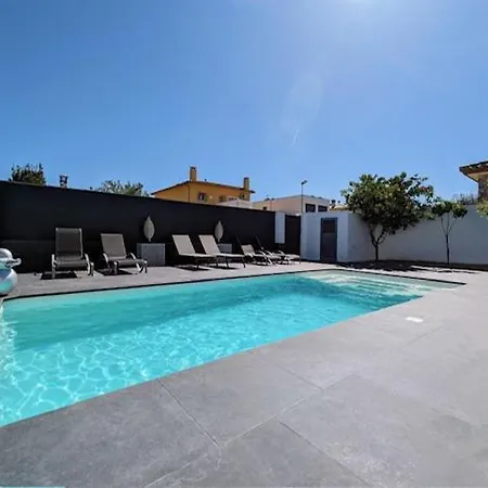 Отель Superbe Empuriabrava