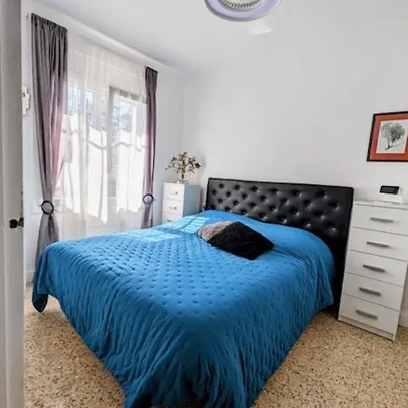 Отель Superbe Empuriabrava